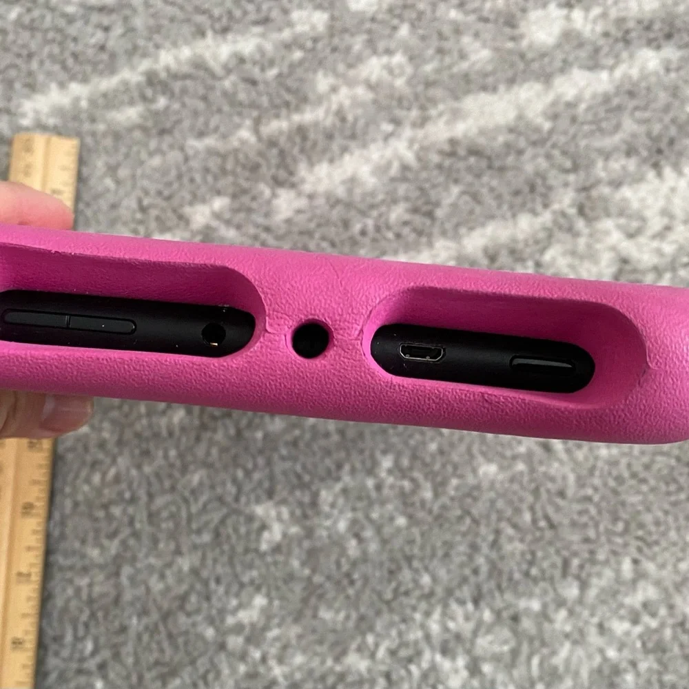 Amazon Fire HD8 32 GB with pink case Model# L5S83A